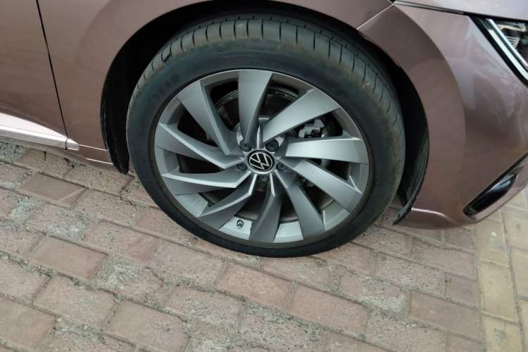 Used Volkswagen FAW-Volkswagen CC 2025 Model, Facelifted 380TSI, Striking and Shared Enjoyment Version Right Front Wheel Hub