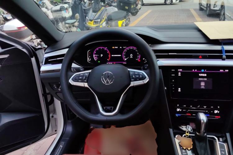 Used Volkswagen FAW-Volkswagen CC 2025 Model, Facelifted 380TSI, Striking and Shared Enjoyment Version Steering Wheel