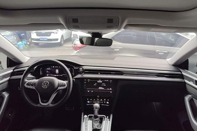 Used Volkswagen FAW-Volkswagen CC 2025 Model, Facelifted Station Wagon, 380TSI, Hunter’s Heart—Shared Edition Center Console