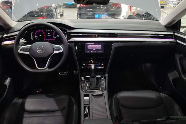 Used Volkswagen FAW-Volkswagen CC 2025 Model, Facelifted Station Wagon, 380TSI, Hunter’s Heart—Shared Edition Center Console