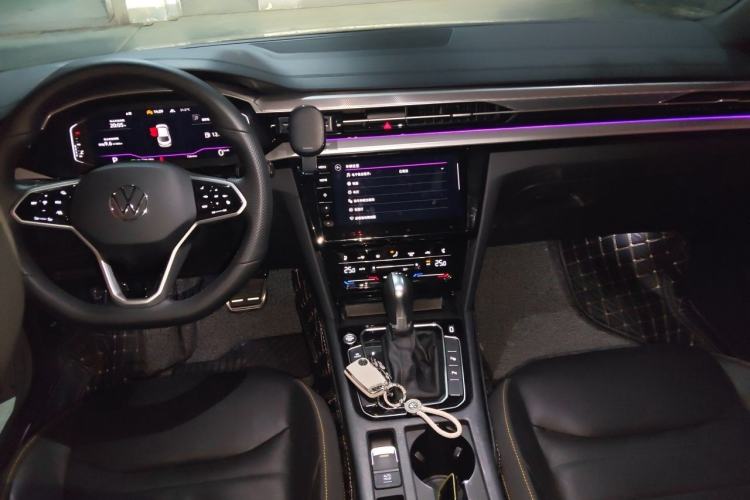 Used Volkswagen FAW-Volkswagen CC 2025 380TSI Striking All-Inclusive Edition Center Console