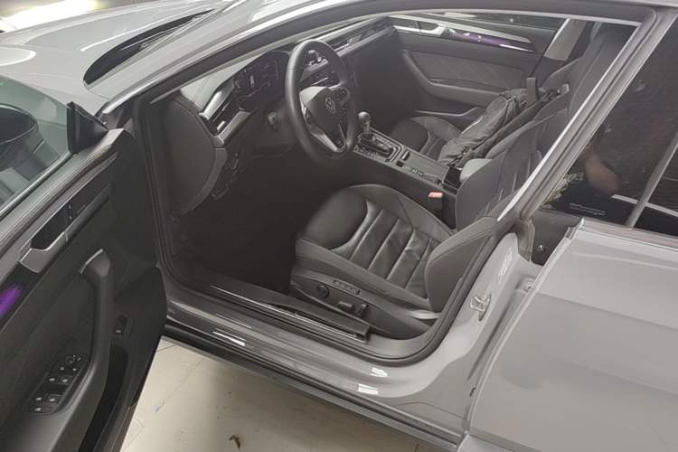 Used Volkswagen FAW-Volkswagen CC 2025 Model, Facelifted Station Wagon, 380TSI, Hunter’s Heart—Shared Edition Driver Seat