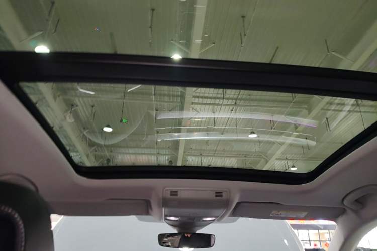 Used Volkswagen FAW-Volkswagen CC 2025 Model, Facelifted Station Wagon, 380TSI, Hunter’s Heart—Shared Edition Headliner