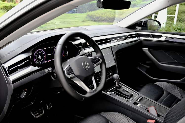 Used Volkswagen FAW-Volkswagen CC 2025 Model, Facelifted Station Wagon, 380TSI, Hunter’s Heart—Shared Edition Interior 11