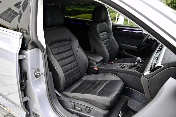 Used Volkswagen FAW-Volkswagen CC 2025 Model, Facelifted Station Wagon, 380TSI, Hunter’s Heart—Shared Edition Interior 6