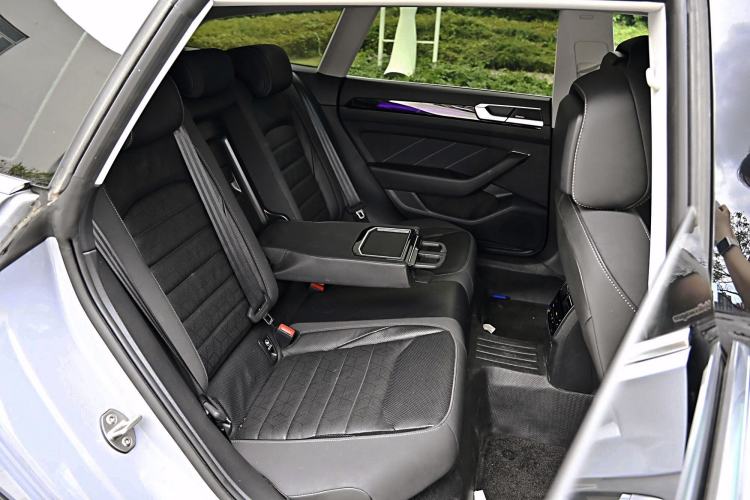 Used Volkswagen FAW-Volkswagen CC 2025 Model, Facelifted Station Wagon, 380TSI, Hunter’s Heart—Shared Edition Interior 7