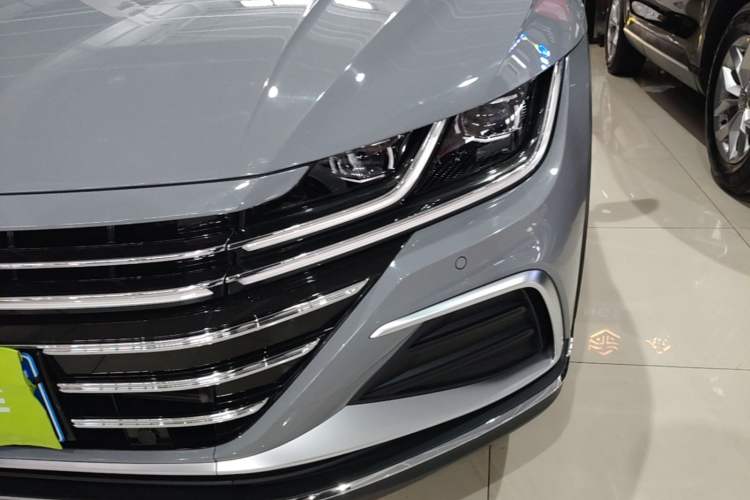 Used Volkswagen FAW-Volkswagen CC 2025 Model, Facelifted Station Wagon, 380TSI, Hunter’s Heart—Shared Edition Left Front Headlight