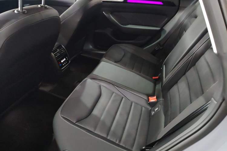 Used Volkswagen FAW-Volkswagen CC 2025 Model, Facelifted Station Wagon, 380TSI, Hunter’s Heart—Shared Edition Left Rear Seat