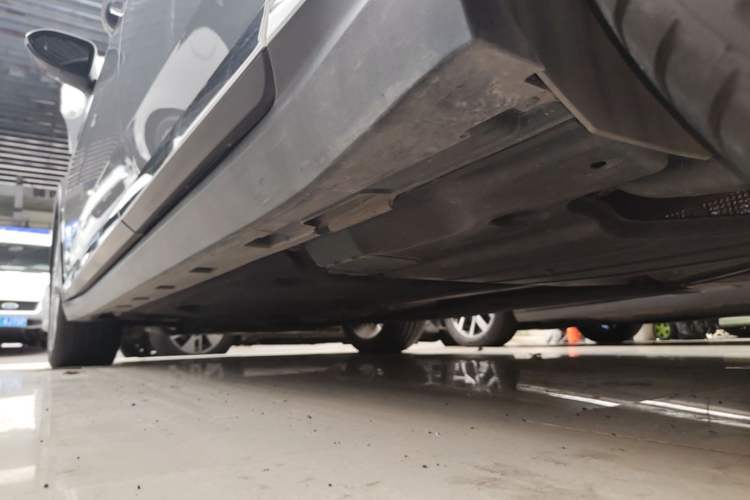 Used Volkswagen FAW-Volkswagen CC 2025 Model, Facelifted Station Wagon, 380TSI, Hunter’s Heart—Shared Edition Left Side Sill