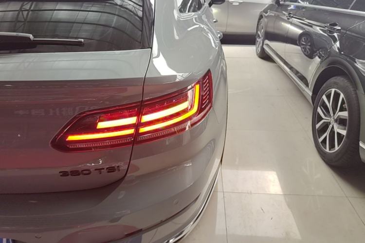 Used Volkswagen FAW-Volkswagen CC 2025 Model, Facelifted Station Wagon, 380TSI, Hunter’s Heart—Shared Edition Right Rear Taillight