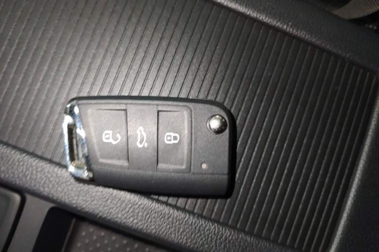 Used Volkswagen FAW-Volkswagen CC 2025 Model, Facelifted Station Wagon, 380TSI, Hunter’s Heart—Shared Edition Vehicle Key