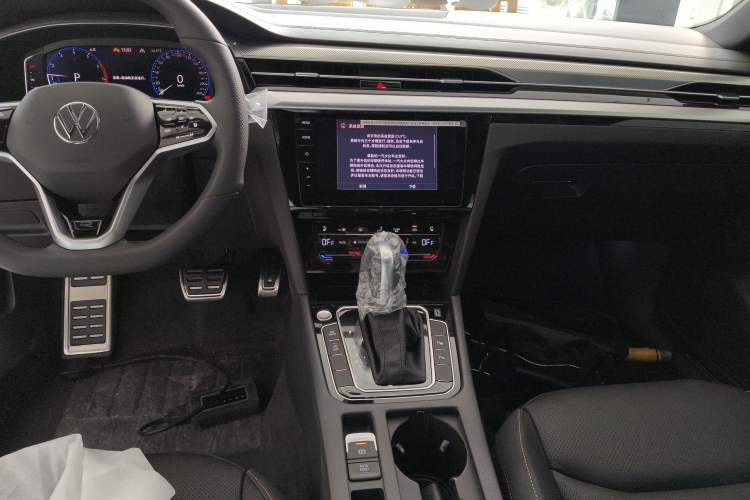 Used Volkswagen FAW-Volkswagen CC 2025 380TSI Striking All-Inclusive Edition Audio And AC Panel