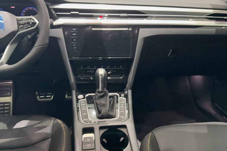 Used Volkswagen FAW-Volkswagen CC 2025 380TSI Striking All-Inclusive Edition Audio And AC Panel