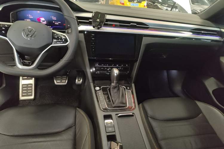 Used Volkswagen FAW-Volkswagen CC 2025 Model, Facelifted 380TSI, Striking and Shared Enjoyment Version Audio And AC Panel
