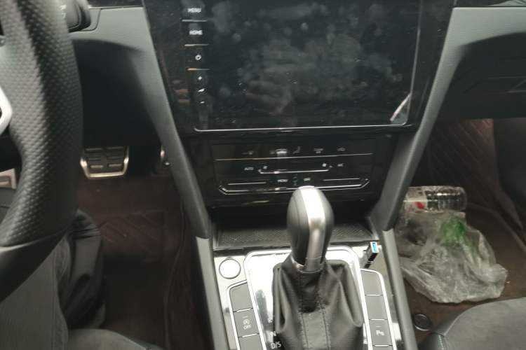 Used Volkswagen FAW-Volkswagen CC 2025 330TSI Ignite All-Inclusive Edition Audio And AC Panel