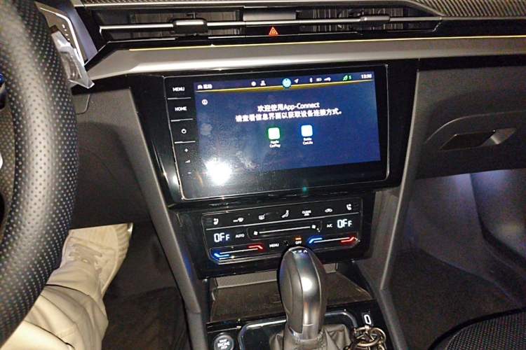 Used Volkswagen FAW-Volkswagen CC 2025 Model, Facelifted 380TSI, Striking and Shared Enjoyment Version Audio And AC Panel