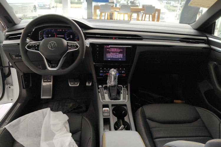 Used Volkswagen FAW-Volkswagen CC 2025 380TSI Striking All-Inclusive Edition Center Console