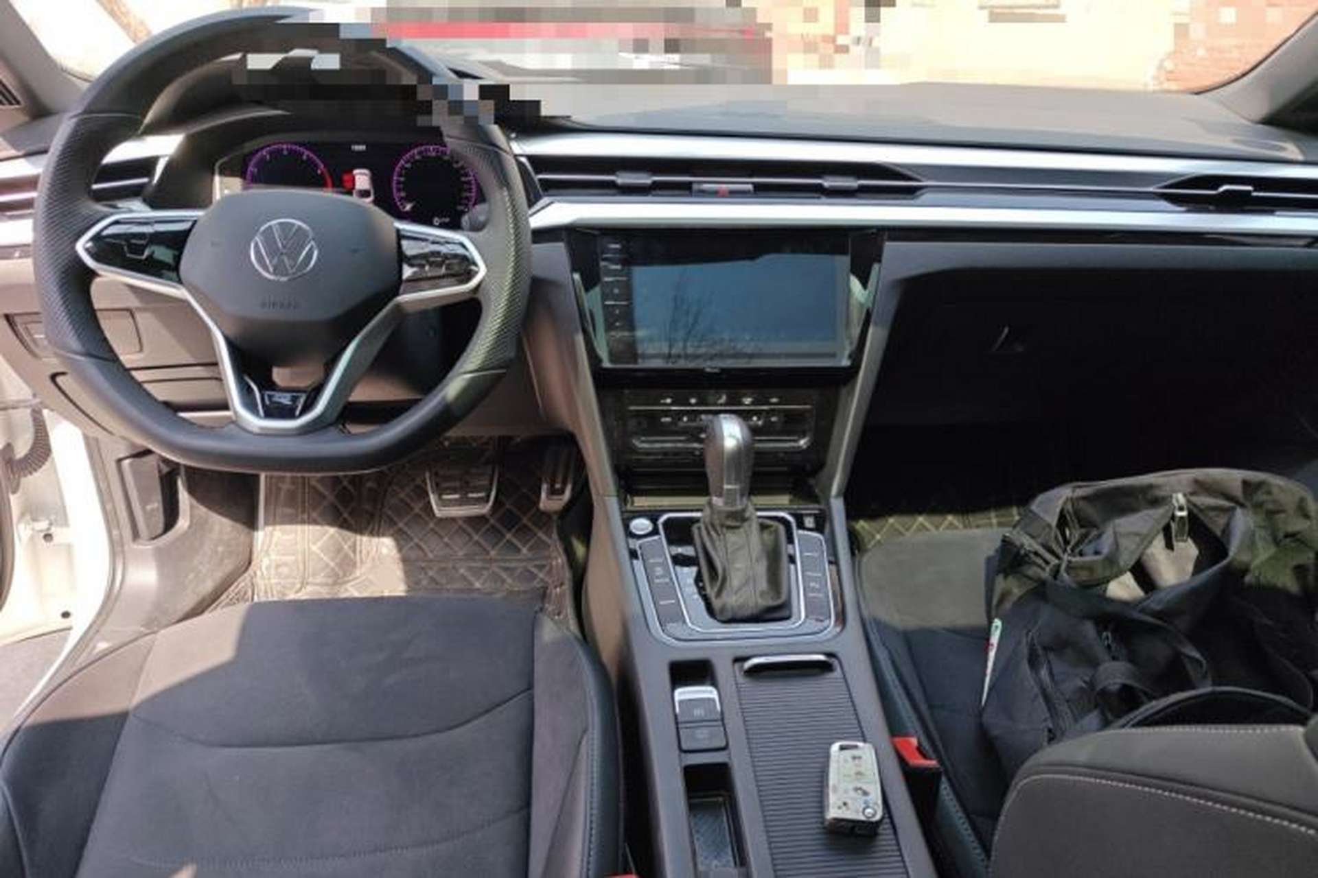 Used Volkswagen FAW-Volkswagen CC 2025 Model, Facelifted, 330TSI, Glamorous—Shared Edition Center Console