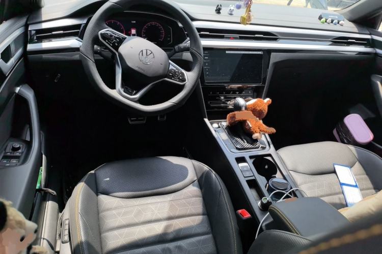 Used Volkswagen FAW-Volkswagen CC 2025 380TSI Striking All-Inclusive Edition Center Console