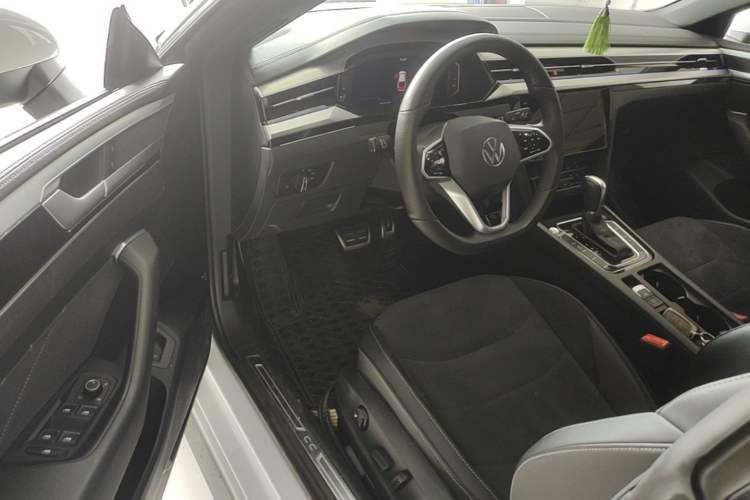 Used Volkswagen FAW-Volkswagen CC 2025 Model, Facelifted, 330TSI, Glamorous—Shared Edition Driver Seat