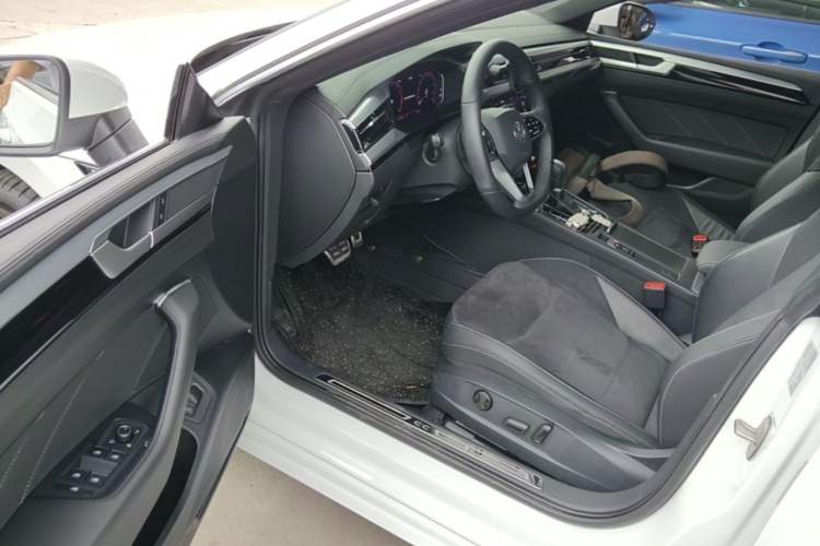Used Volkswagen FAW-Volkswagen CC 2025 Model, Facelifted, 330TSI, Glamorous—Shared Edition Driver Seat