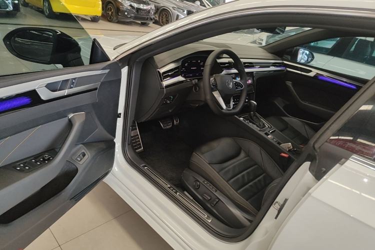 Used Volkswagen FAW-Volkswagen CC 2025 Model, Facelifted 380TSI, Striking and Shared Enjoyment Version Driver Seat