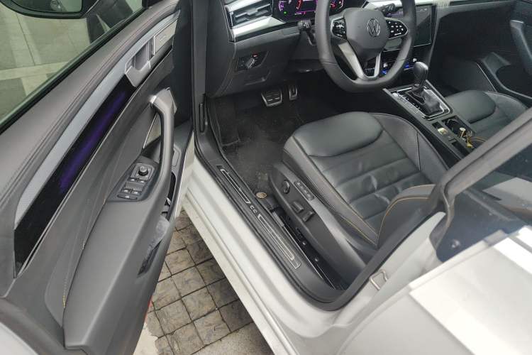 Used Volkswagen FAW-Volkswagen CC 2025 Model, Facelifted 380TSI, Striking and Shared Enjoyment Version Driver Seat
