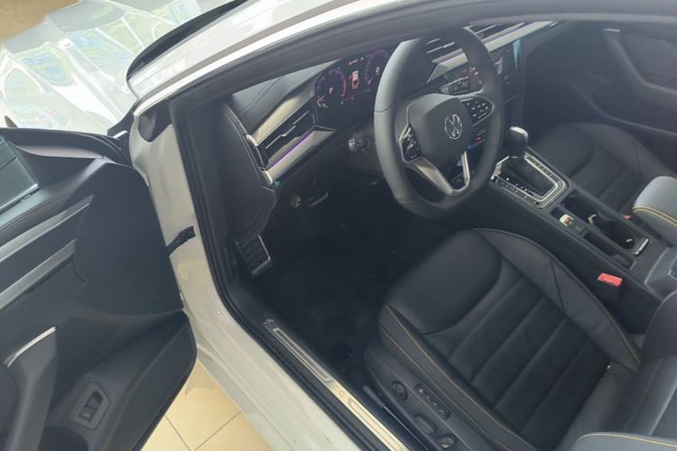 Used Volkswagen FAW-Volkswagen CC 2025 Model, Facelifted 380TSI, Striking and Shared Enjoyment Version Driver Seat