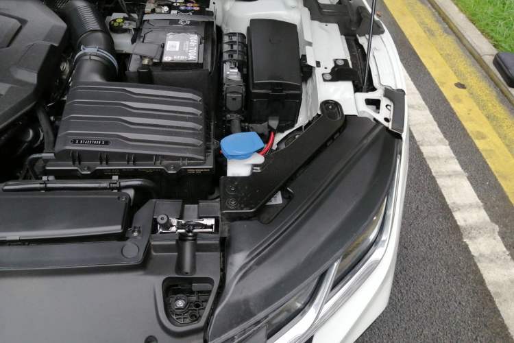 Used Volkswagen FAW-Volkswagen CC 2025 380TSI Striking All-Inclusive Edition Engine Bay Left
