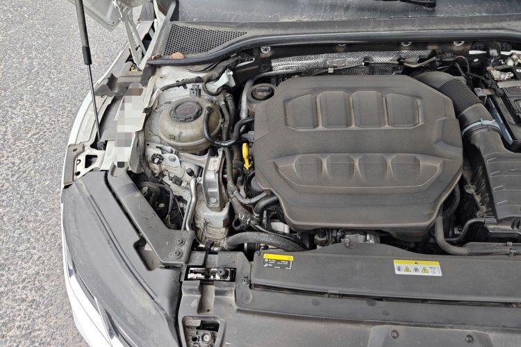 Used Volkswagen FAW-Volkswagen CC 2025 Model, Facelifted 380TSI, Striking and Shared Enjoyment Version Engine Bay Right