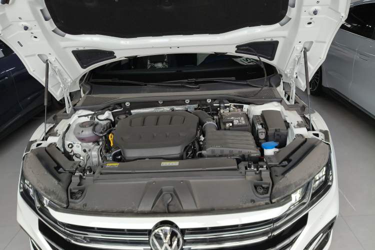 Used Volkswagen FAW-Volkswagen CC 2025 Model, Facelifted 380TSI, Striking and Shared Enjoyment Version Engine Bay