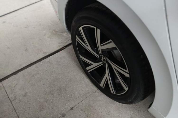 Used Volkswagen FAW-Volkswagen CC 2025 Model, Facelifted, 330TSI, Glamorous—Shared Edition Exterior 5