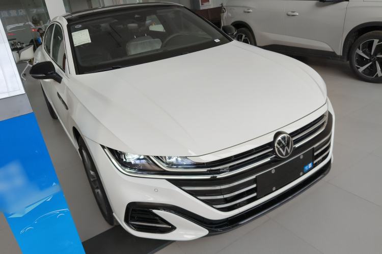 Used Volkswagen FAW-Volkswagen CC 2025 380TSI Striking All-Inclusive Edition Front Right 45 Deg
