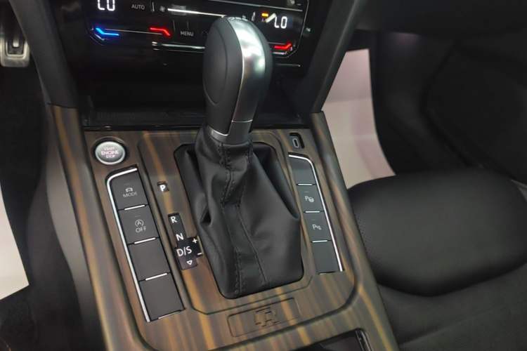 Used Volkswagen FAW-Volkswagen CC 2025 380TSI Striking All-Inclusive Edition Gear Lever