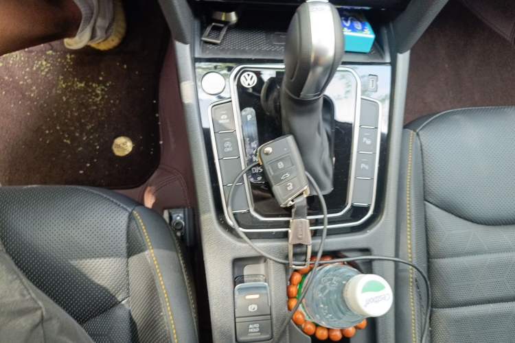 Used Volkswagen FAW-Volkswagen CC 2025 380TSI Striking All-Inclusive Edition Gear Lever