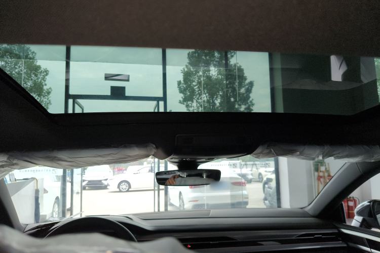 Used Volkswagen FAW-Volkswagen CC 2025 Model, Facelifted 380TSI, Striking and Shared Enjoyment Version Headliner
