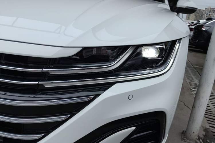 Used Volkswagen FAW-Volkswagen CC 2025 Model, Facelifted, 330TSI, Glamorous—Shared Edition Left Front Headlight