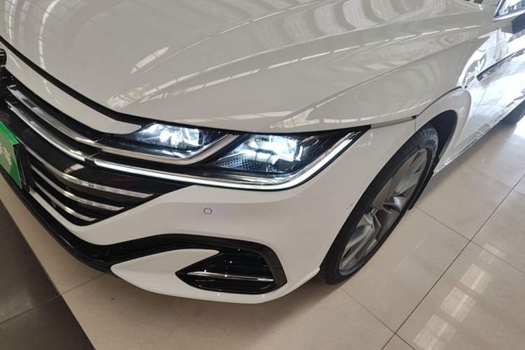 Used Volkswagen FAW-Volkswagen CC 2025 Model, Facelifted 380TSI, Striking and Shared Enjoyment Version Left Front Headlight