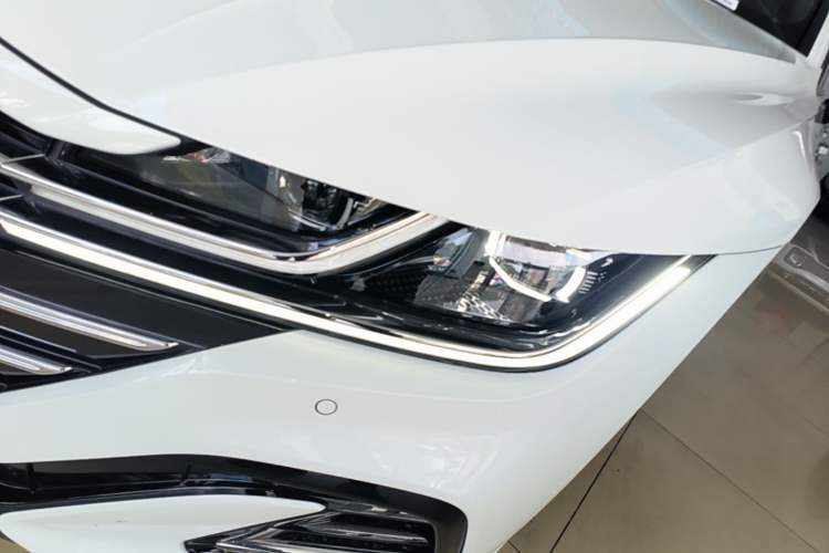 Used Volkswagen FAW-Volkswagen CC 2025 Model, Facelifted 380TSI, Striking and Shared Enjoyment Version Left Front Headlight