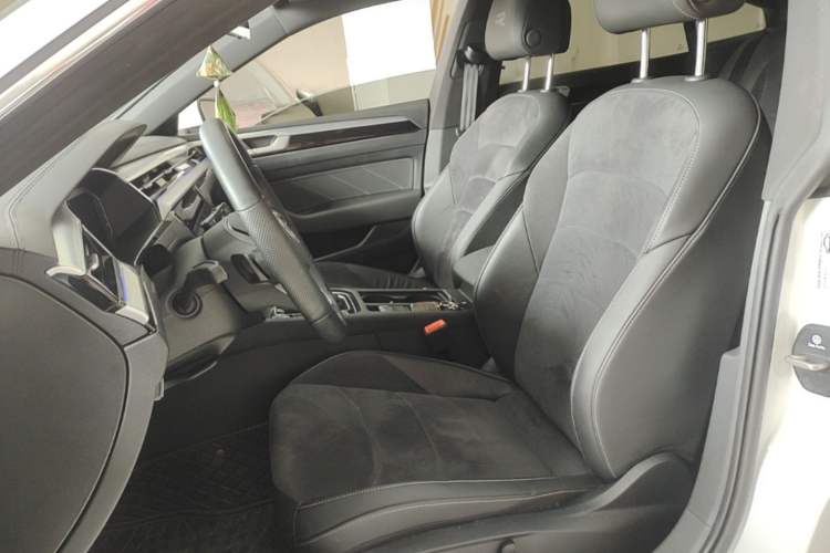 Used Volkswagen FAW-Volkswagen CC 2025 Model, Facelifted, 330TSI, Glamorous—Shared Edition Left Front Seat