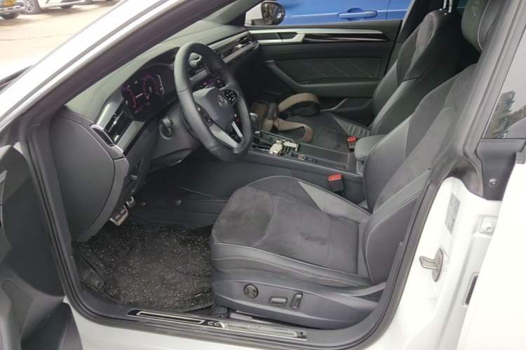 Used Volkswagen FAW-Volkswagen CC 2025 Model, Facelifted, 330TSI, Glamorous—Shared Edition Left Front Seat