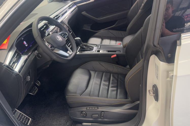 Used Volkswagen FAW-Volkswagen CC 2025 Model, Facelifted 380TSI, Striking and Shared Enjoyment Version Left Front Seat
