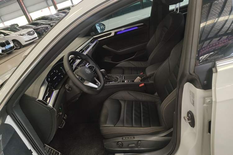 Used Volkswagen FAW-Volkswagen CC 2025 Model, Facelifted 380TSI, Striking and Shared Enjoyment Version Left Front Seat