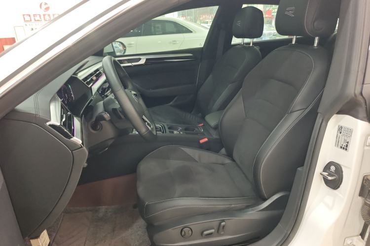 Used Volkswagen FAW-Volkswagen CC 2025 330TSI Ignite All-Inclusive Edition Left Front Seat
