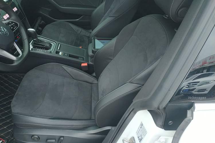 Used Volkswagen FAW-Volkswagen CC 2025 330TSI Ignite All-Inclusive Edition Left Front Seat