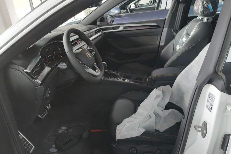 Used Volkswagen FAW-Volkswagen CC 2025 Model, Facelifted 380TSI, Striking and Shared Enjoyment Version Left Front Seat