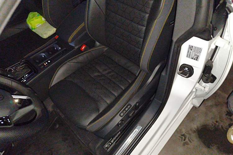 Used Volkswagen FAW-Volkswagen CC 2025 Model, Facelifted 380TSI, Striking and Shared Enjoyment Version Left Front Seat
