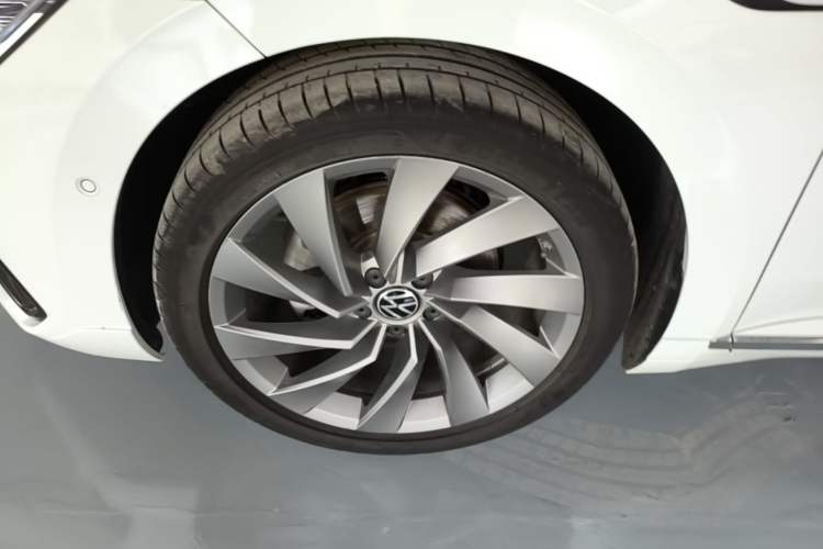 Used Volkswagen FAW-Volkswagen CC 2025 380TSI Striking All-Inclusive Edition Left Front Wheel Hub