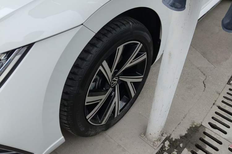 Used Volkswagen FAW-Volkswagen CC 2025 Model, Facelifted, 330TSI, Glamorous—Shared Edition Left Front Wheel Hub