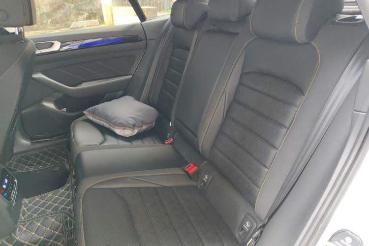 Used Volkswagen FAW-Volkswagen CC 2025 Model, Facelifted 380TSI, Striking and Shared Enjoyment Version Left Rear Seat
